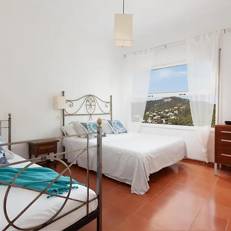 Lets Holidays&business *