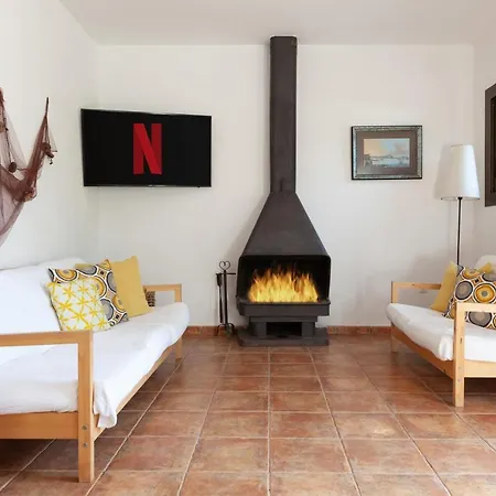 Lets Holidays & Business 펜션 또사데마르