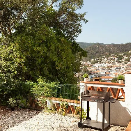 Hébergement de vacances Lets Holidays&business *